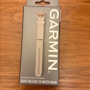 Garmin QuickFit 20 Watch Band in Light Sand Silicone
